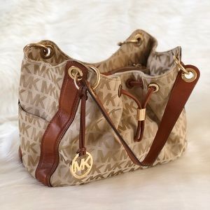 Michael Kors purse 👜